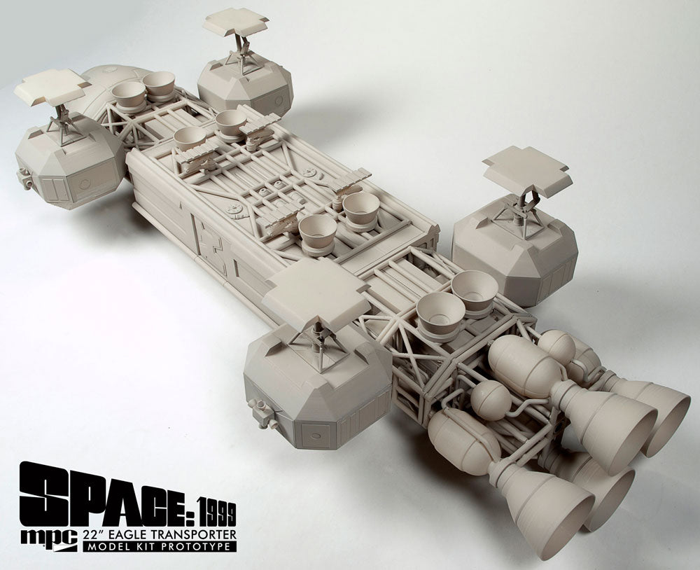 MPC Space 1999 - Eagle Transporter 1:48 Scale Model Kit