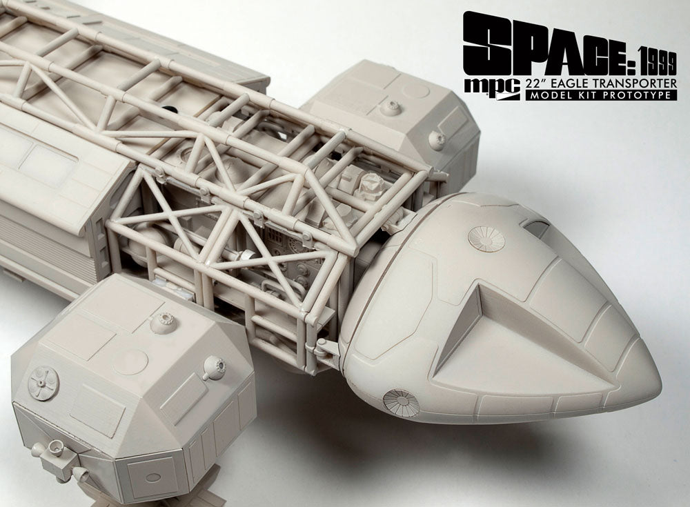 MPC Space 1999 - Eagle Transporter 1:48 Scale Model Kit