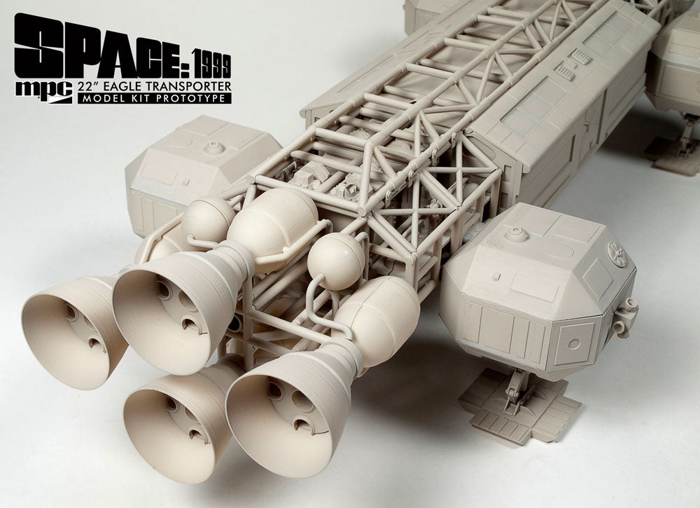 MPC Space 1999 - Eagle Transporter 1:48 Scale Model Kit