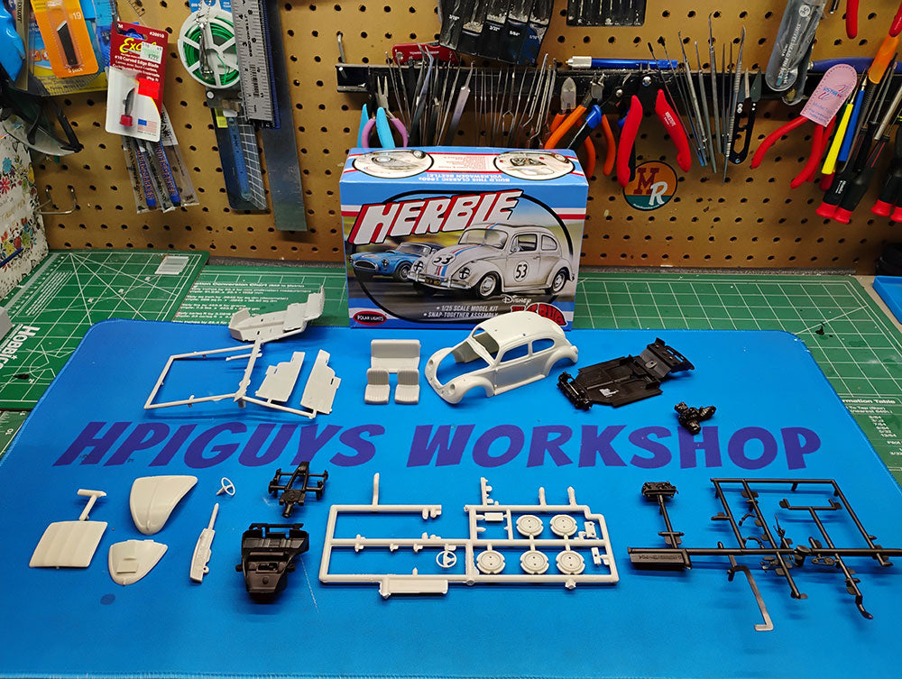 "PRE-ORDER" Polar Lights Herbie Volkswagen Beetle 1:25 Scale Snap Kit (DUE MAY 2025)