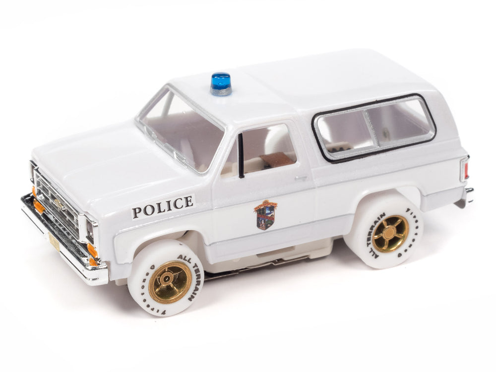 Auto World Xtraction 1977 Chevy Blazer Palm Beach Florida Police (iWheels) HO Scale Slot Car