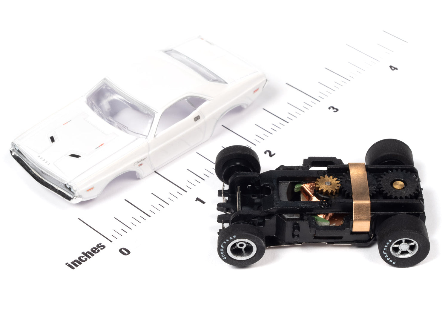 Auto World Xtraction 1970 Dodge Challenger HO Scale Slot Car