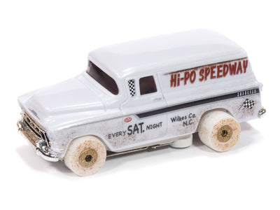 Auto World Thunderjet 1957 Chevy Suburban (iWheels) HO Scale Slot Car