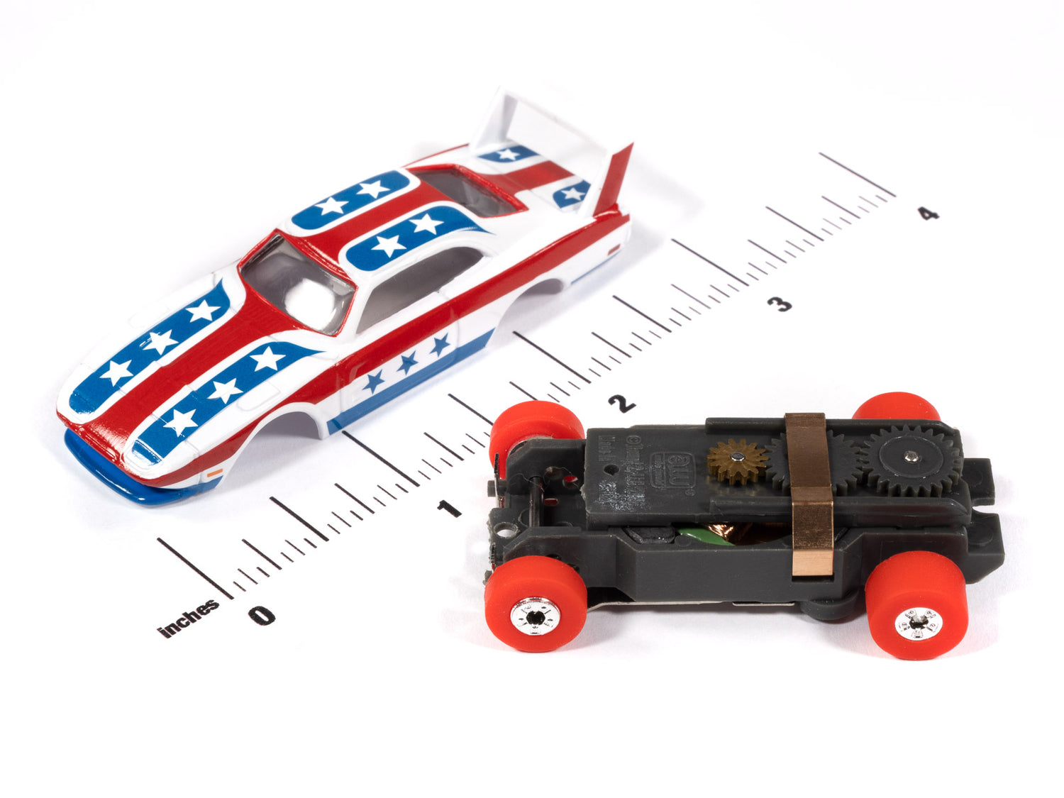 Auto World Thunderjet 1969 Dodge Charger Daytona Version A (White, Red & Blue) HO Scale Slot Car