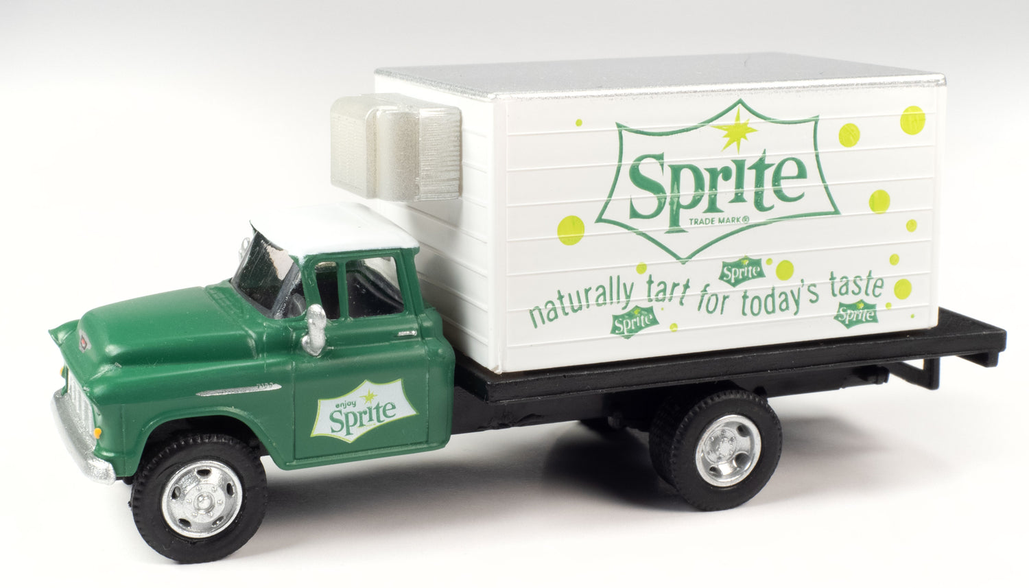 Classic Metal Works 1957 Chevy Refrigerated Box Truck (Sprite) 1:87 HO Scale
