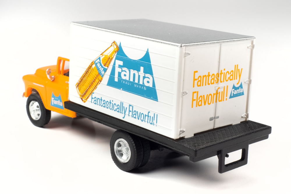 Classic Metal Works 1957 Chevy Refrigerated Box Truck (Fanta) 1:87 HO Scale