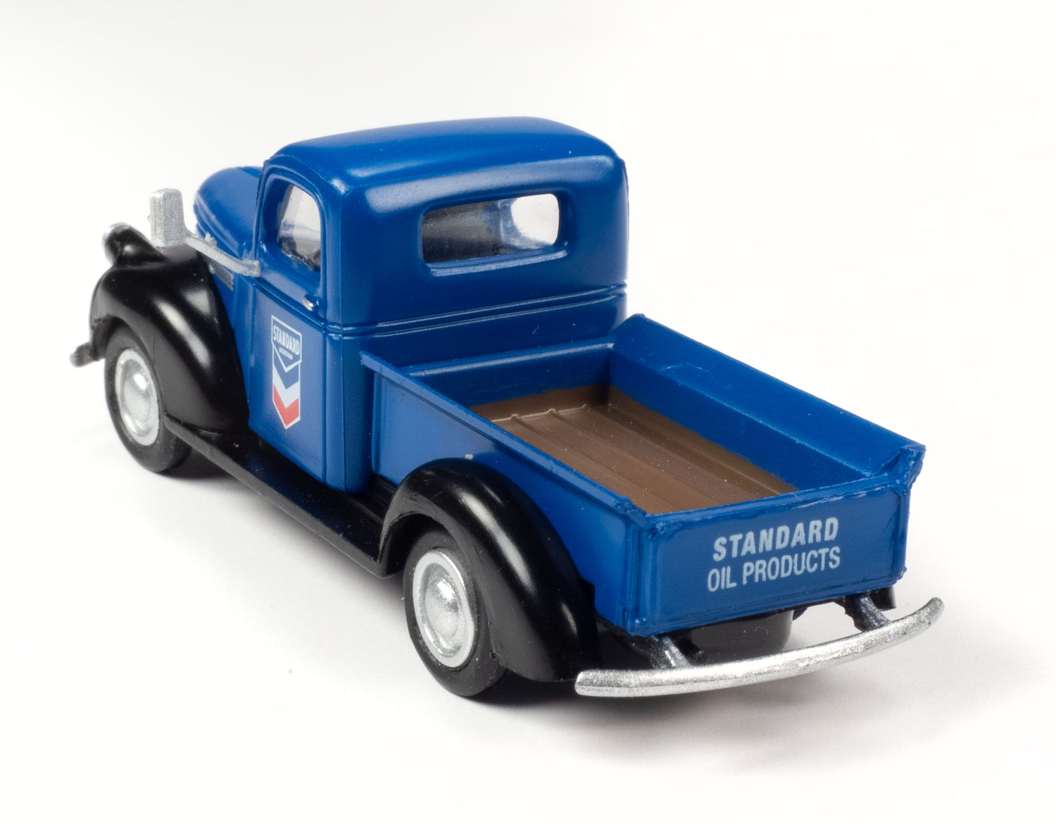 Classic Metal Works 1941-1946 Chevy Pickup (Standard Oil) 1:87 HO Scale
