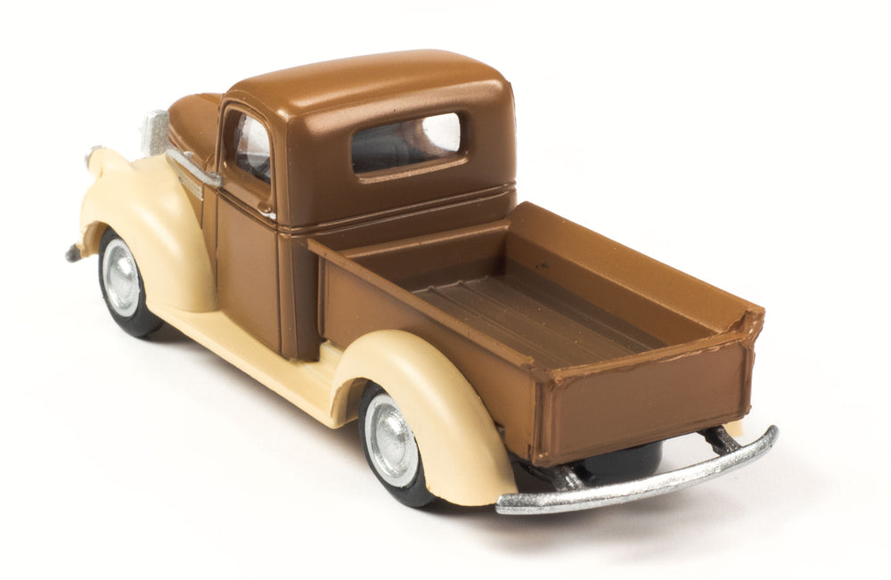 Classic Metal Works 1941-1946 Chevy Pickup (Airedale Brown) 1:87 HO Scale