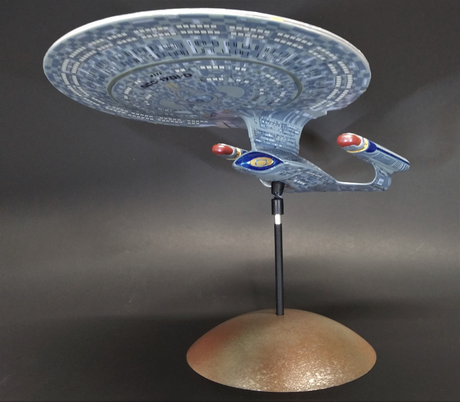 AMT Star Trek U.S.S. Enterprise-D (Snap) 1:2500 Scale Kit