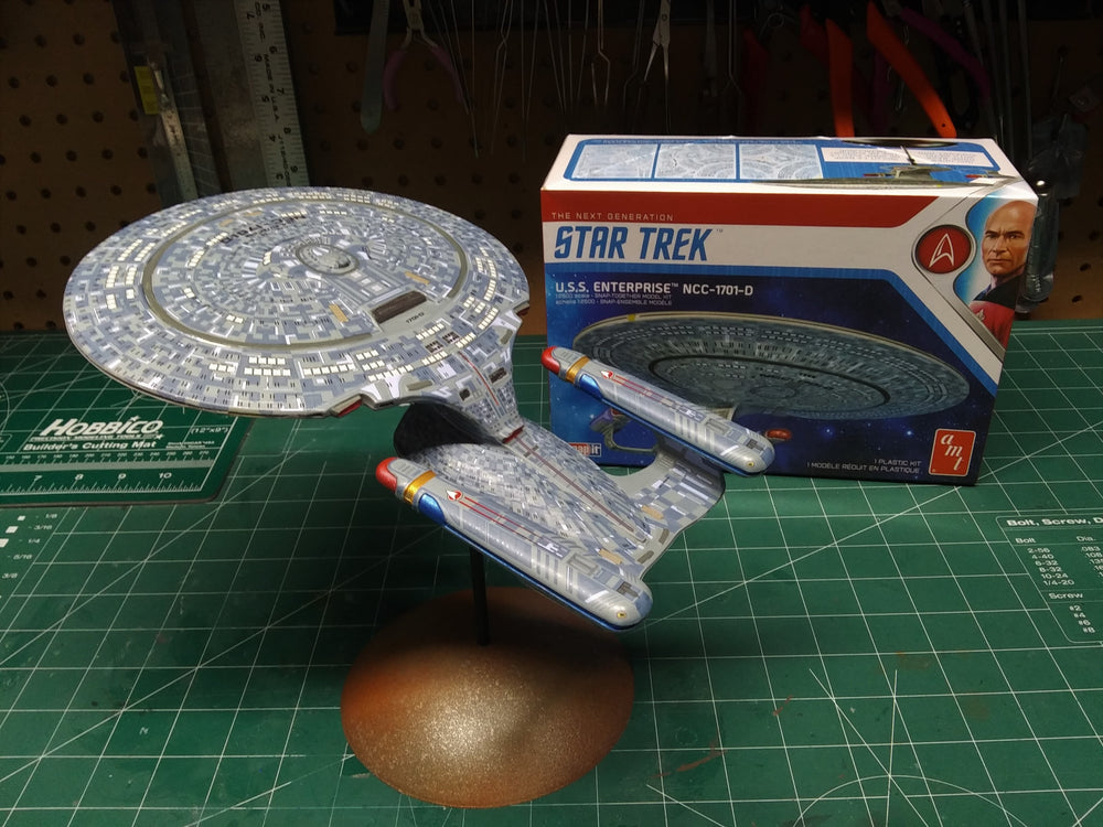 AMT Star Trek U.S.S. Enterprise-D (Snap) 1:2500 Scale Kit