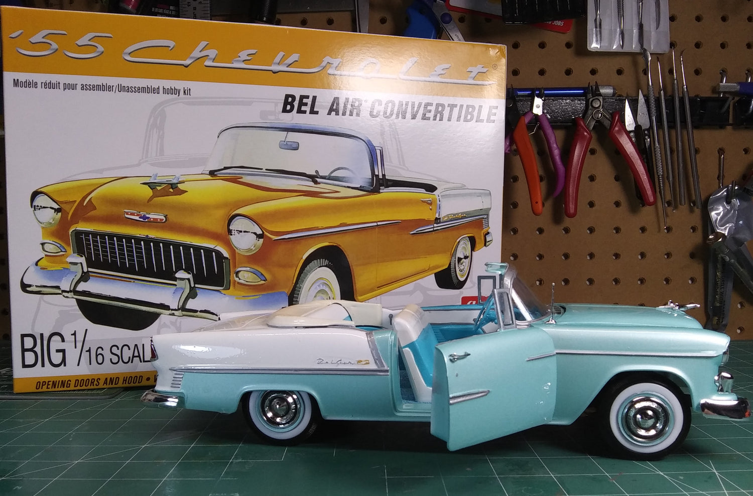 AMT 1955 Chevy Bel Air Convertible 1:16 Scale Model Kit