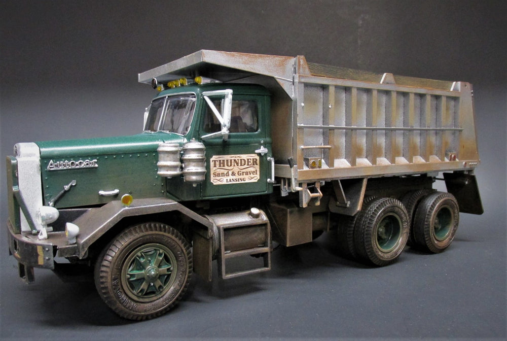 AMT Autocar Dump Truck 1:25 Scale Model Kit