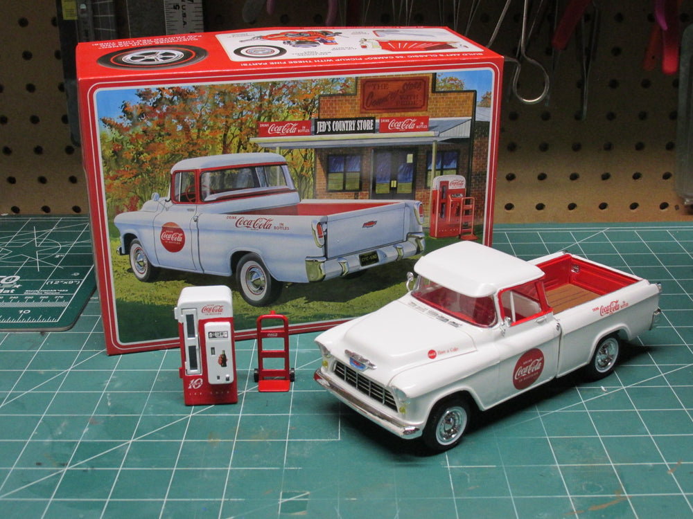 AMT 1955 Chevy Cameo Pickup (Coca-Cola) 1:25 Scale Model Kit