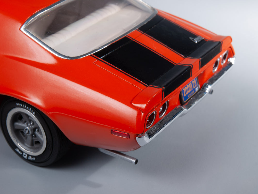 AMT 1970 1/2 Chevy Camaro Z-28 1:25 Scale Model Kit