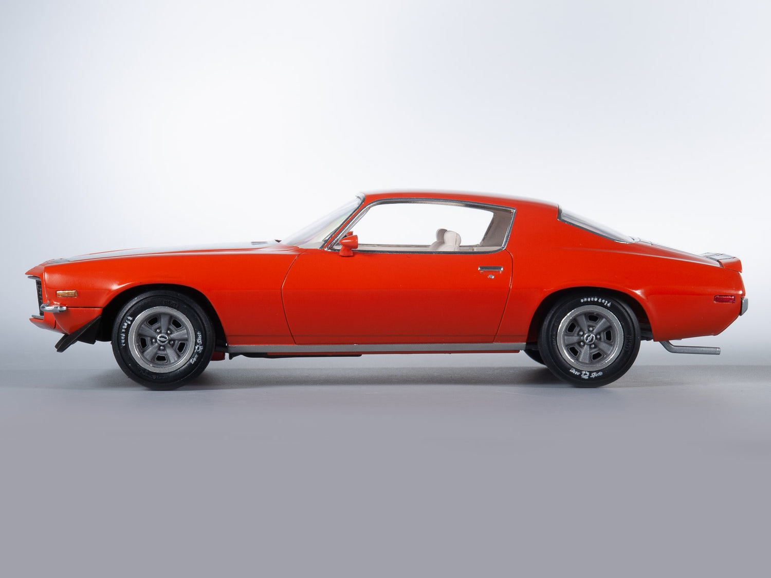 AMT 1970 1/2 Chevy Camaro Z-28 1:25 Scale Model Kit