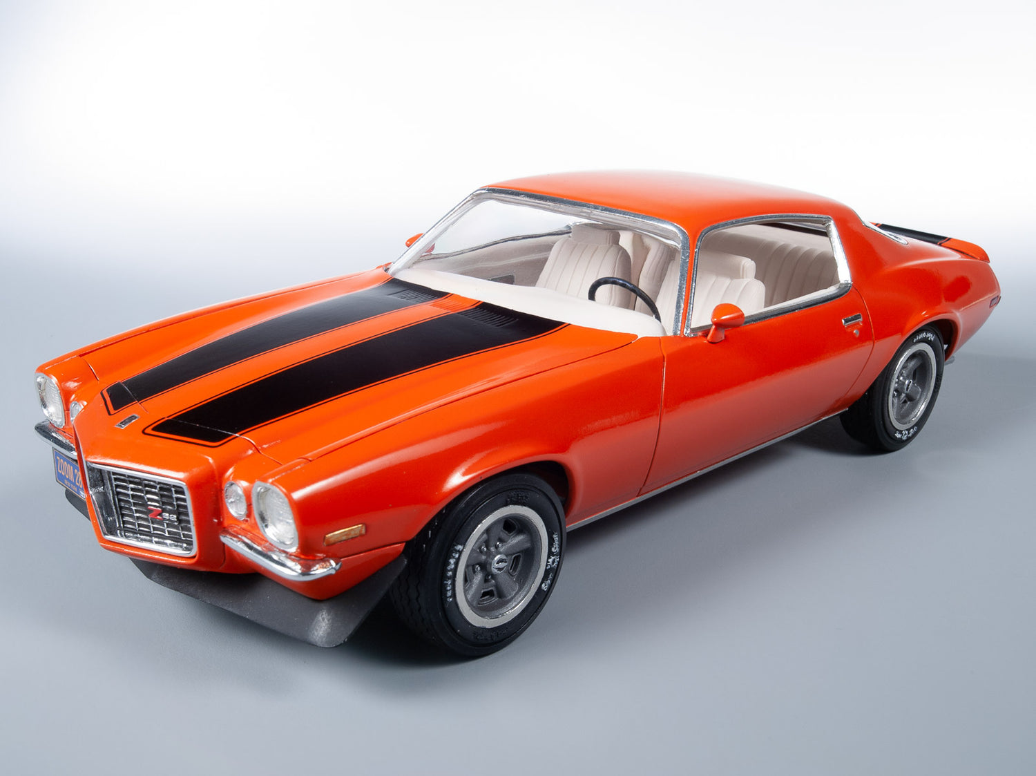 AMT 1970 1/2 Chevy Camaro Z-28 1:25 Scale Model Kit