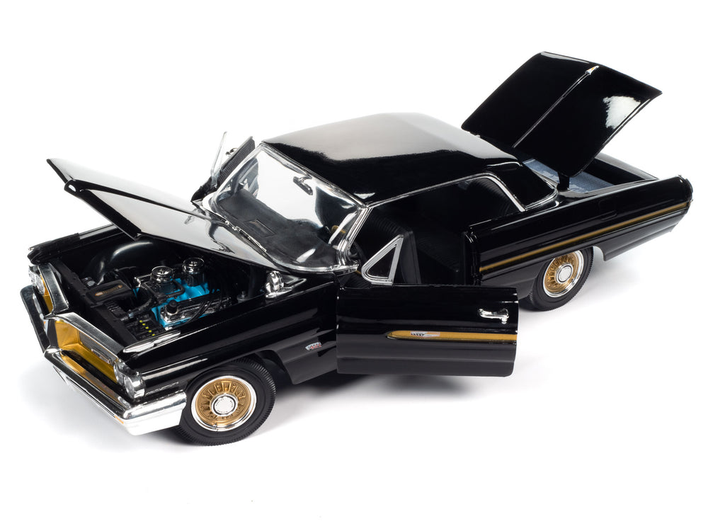 American Muscle 1962 Pontiac Grand Prix Hardtop (Fireball Roberts Edition) 1:18 Scale Diecast