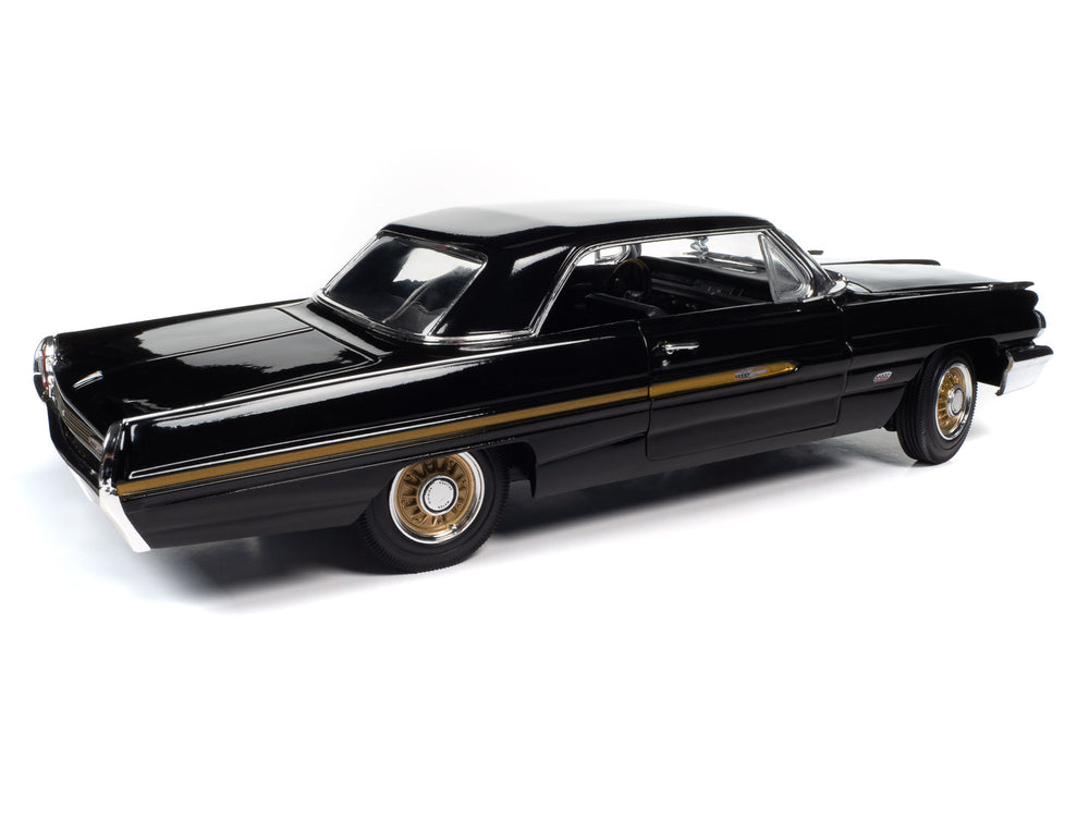 American Muscle 1962 Pontiac Grand Prix Hardtop (Fireball Roberts Edition) 1:18 Scale Diecast