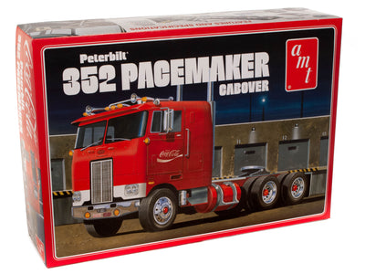 AMT Peterbilt 352 Pacemaker Cabover (Coca Cola) 1:25 Scale Model Kit