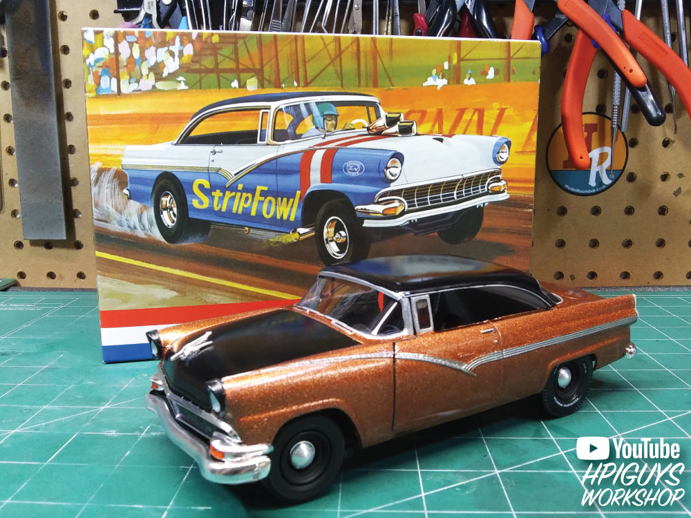 AMT 1956 Ford Victoria Hardtop 1:25 Scale Model Kit