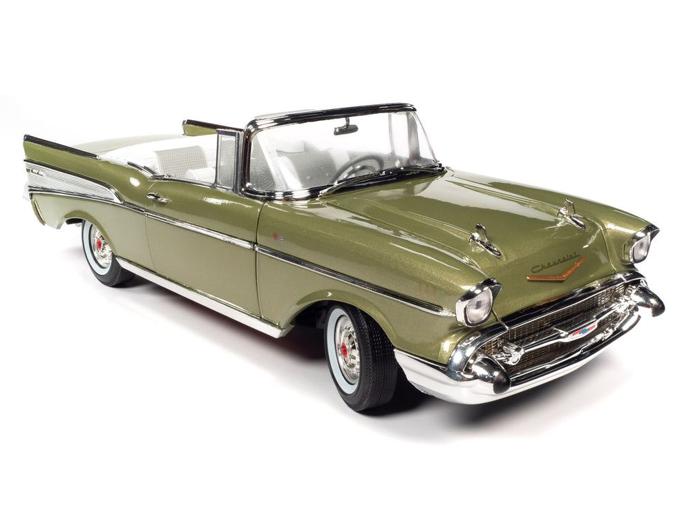 Auto World 1957 Chevrolet Bel Air Convertible 1:18 Scale Diecast