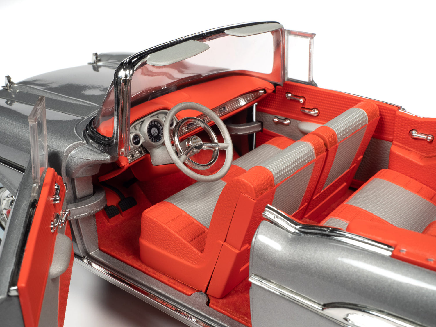 Auto World 1957 Chevrolet Bel Air Convertible 1:18 Scale Diecast