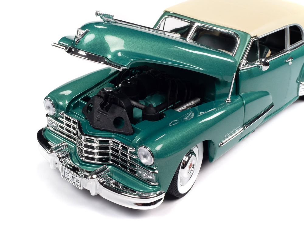 ミニカー　1/18　AUTOWORLD　1947　キャデラック　シリーズ62　コンバーチブル　マルーン　　1947 Cadillac Series  62 Convertible　　予約商品 : 1000103585 : HOTTOYS - 通販 - Yahoo!ショッピング