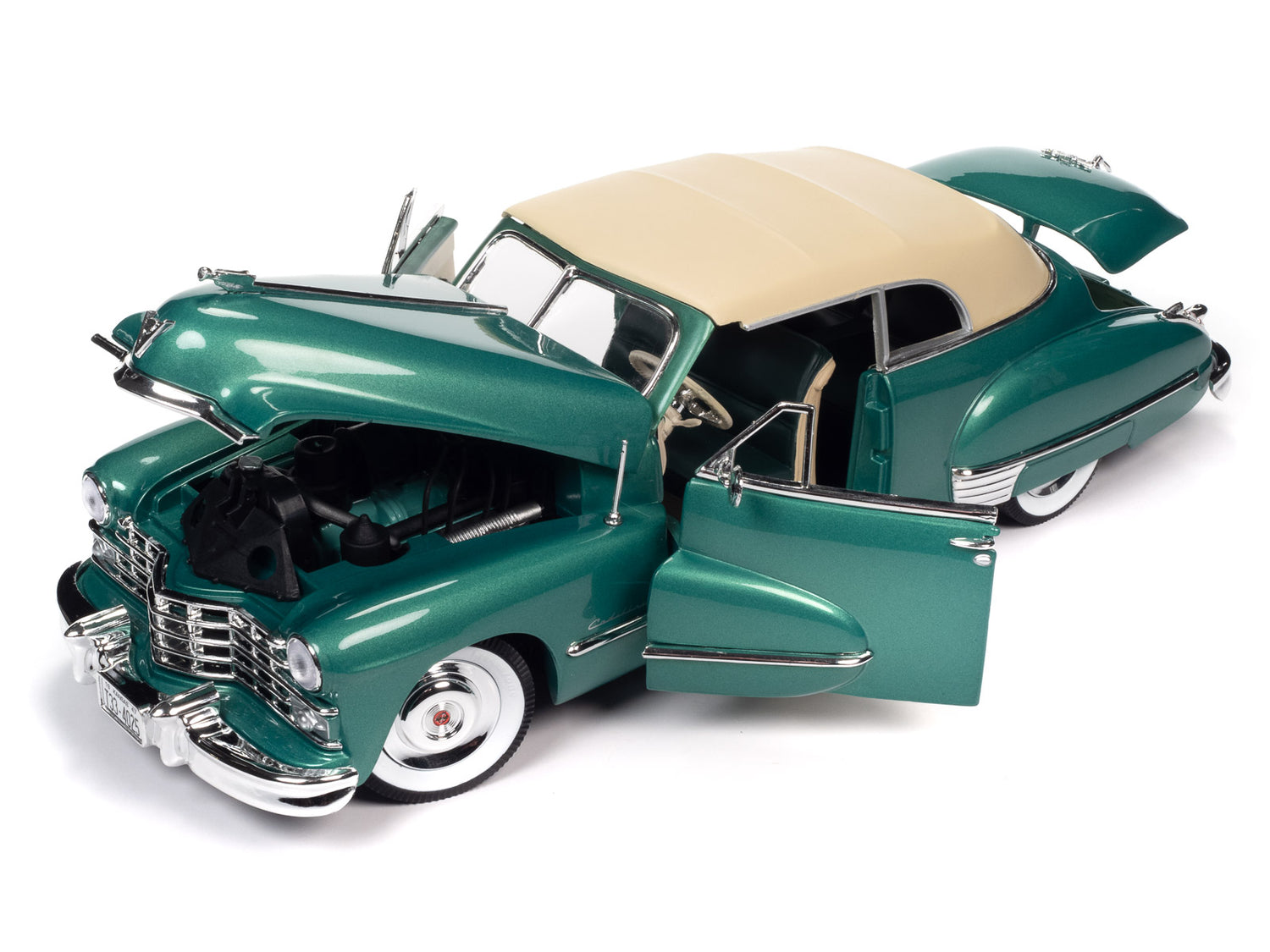 Auto World 1947 Cadillac Series 62 Cabriolet 1:18 Scale Diecast