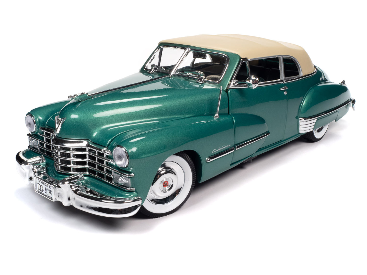 Auto World 1947 Cadillac Series 62 Cabriolet 1:18 Scale Diecast