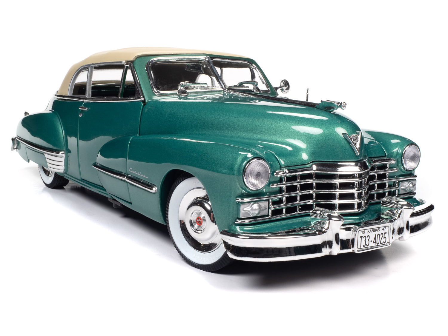 Auto World 1947 Cadillac Series 62 Cabriolet 1:18 Scale Diecast