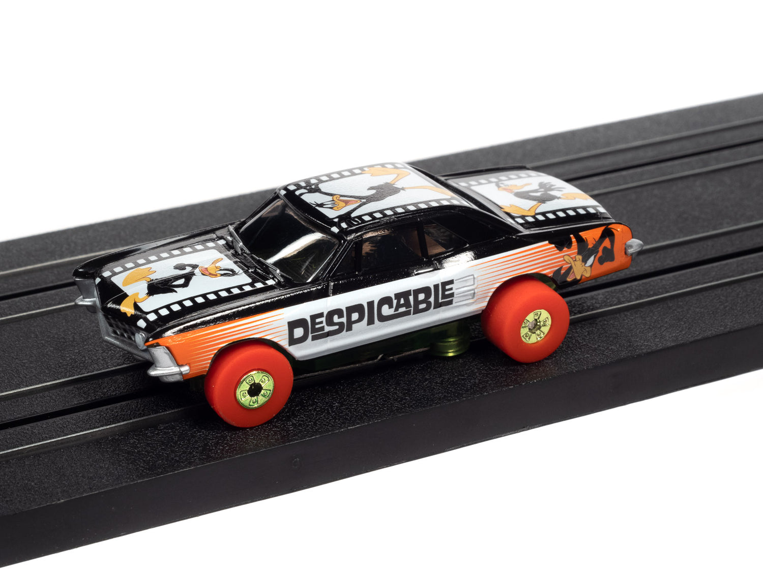 Auto World Thunderjet R33 Daffy Duck - 1963 Buick Riviera HO Scale Slot Car